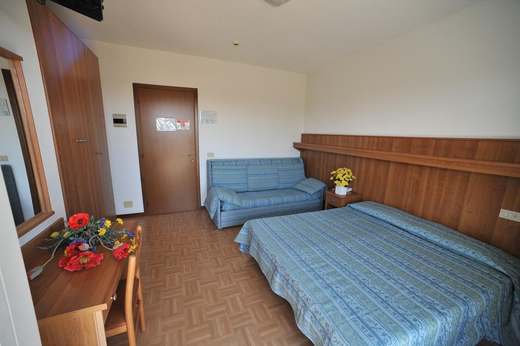 Hotel Aspe Бібіоне Номер фото